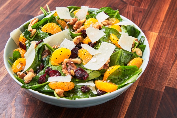Salad trộn giúp bổ sung nhiều vitamin trong cơ thể