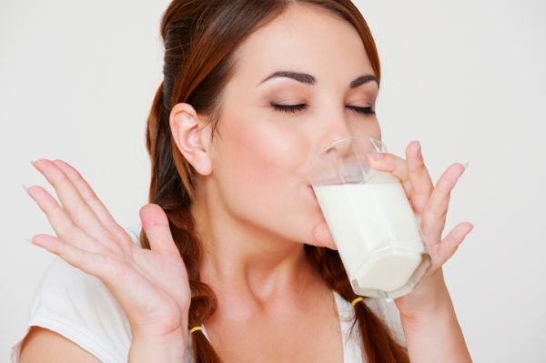 Cách uống sữa hạt để kiểm soát cân nặng, hạn chế tăng cân