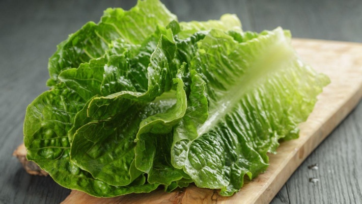 Có những lưu ý nào khi làm salad rau xà lách giảm cân?
