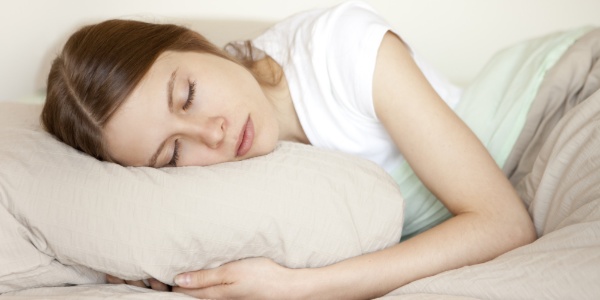 Nghỉ ngơi hợp lý và ngủ đủ giấc sẽ giúp bạn giảm cân nhanh chóng và hiệu quả