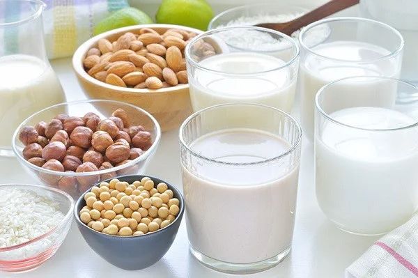 Sữa là nguồn cung cấp protein dồi dào cho cơ thể.