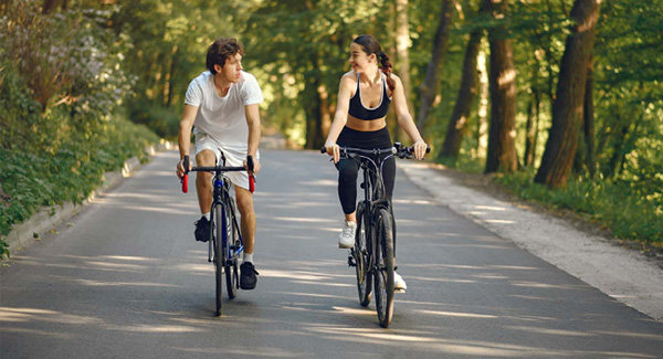 Đạp xe cũng là hình thức tập luyện giúp đốt cháy mỡ thừa, giảm cân hiệu quả 